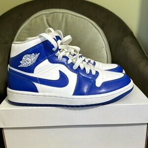 Air Jordan 1 Mid Tops